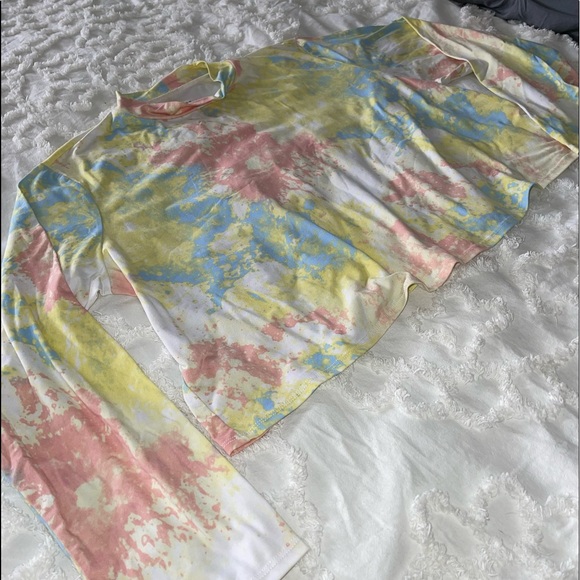 Crop Top - Picture 4 of 4